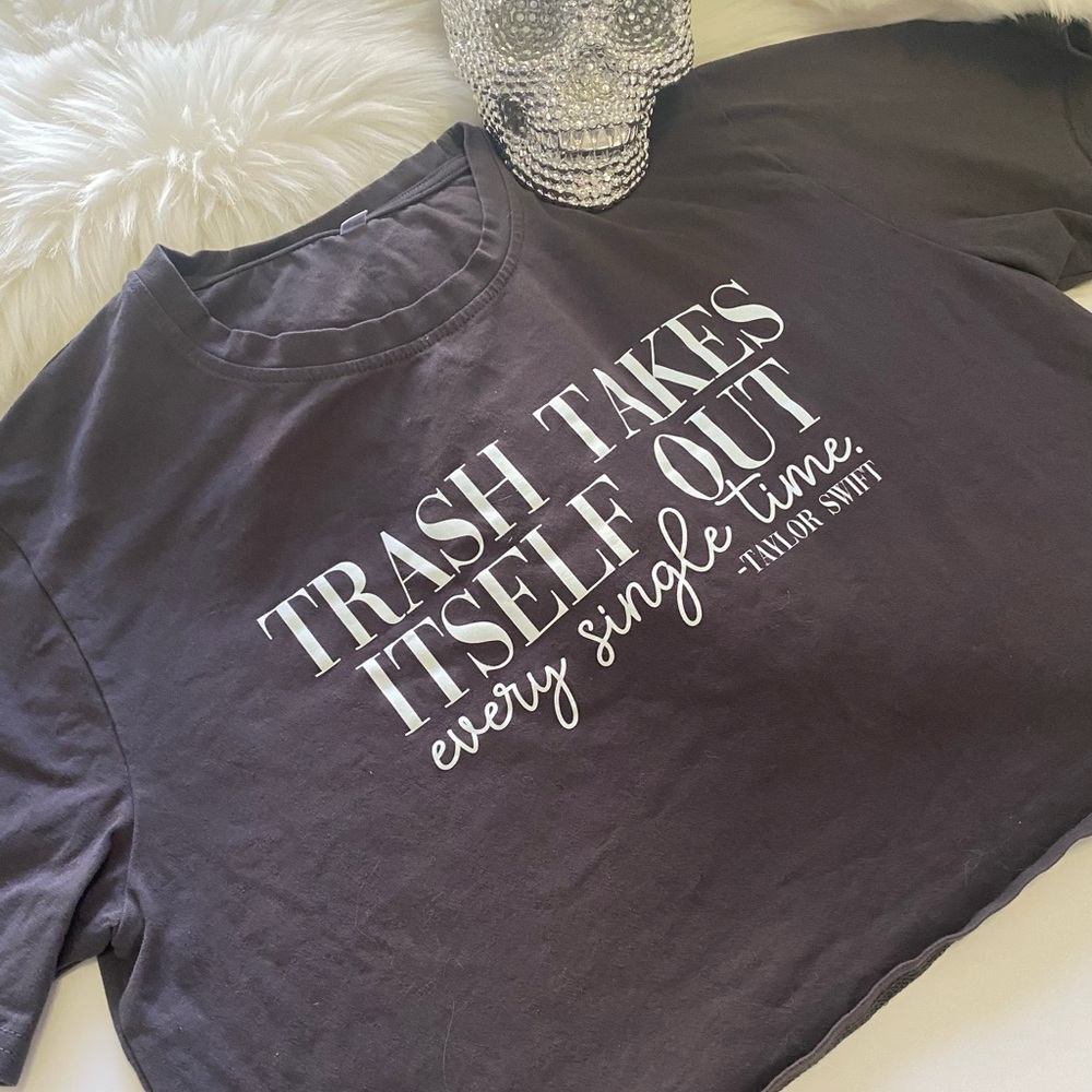 Taylor Swift- cropped tee